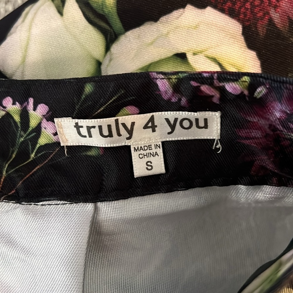 TRULY 4 U Floral Black Full A-line Skirt - Picture 3 of 7